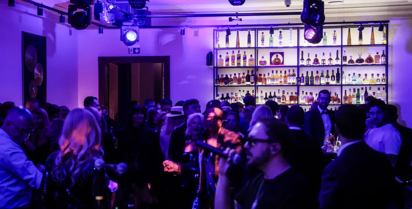 Piano Bar