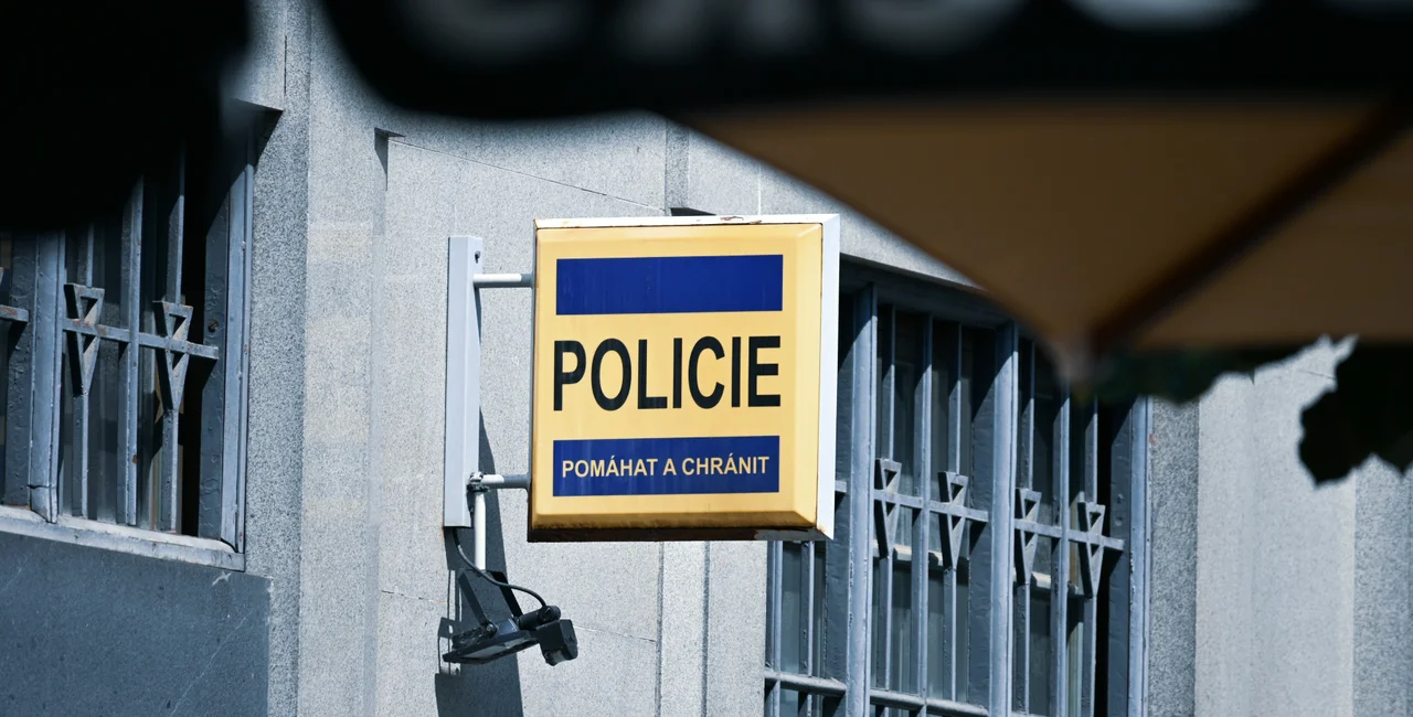 Prague police seek suspect in racist attack on woman walking with daughter