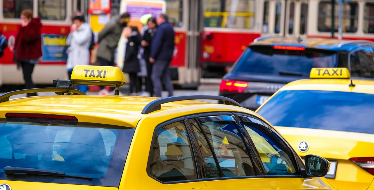 Prague scraps taxi fare caps, reviving fears of notorious tourist scams
