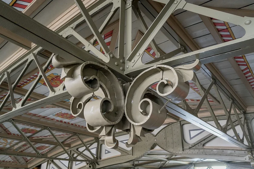 Right wing ceiling. Photo: