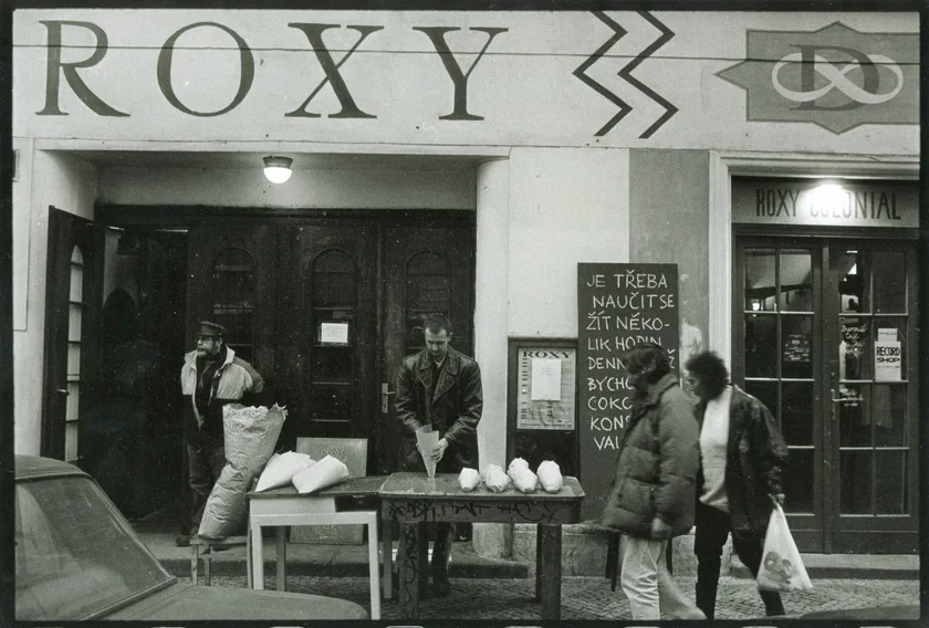 Roxy facade in 1998. Photo: Linhart Foundation Archive
