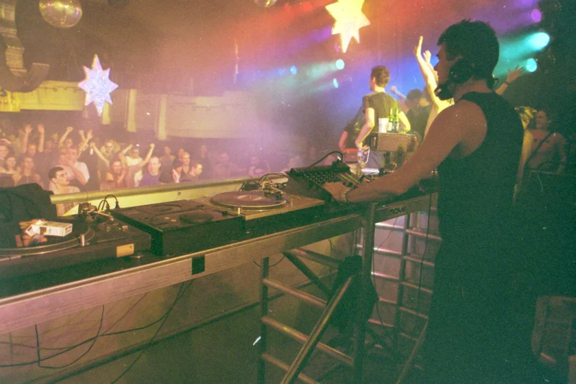 Shake residency night with Amsterdam DJ Marcello in the late 1990s. Photo: Linhart Foundation Archive