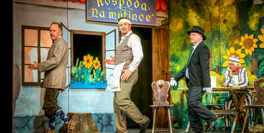 Cimrman English Theatre (CET)