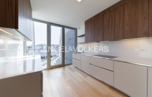 Apartment for rent, 4+kk - 3 bedrooms, 217m<sup>2</sup>