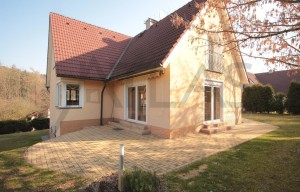 Family house for sale, 300m<sup>2</sup>, 828m<sup>2</sup> of land