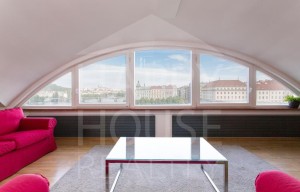 Apartment for rent, 5+kk - 4 bedrooms, 250m<sup>2</sup>