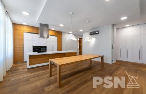 Apartment for rent, 5+kk - 4 bedrooms, 212m<sup>2</sup>