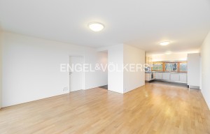 Apartment for rent, 4+kk - 3 bedrooms, 101m<sup>2</sup>
