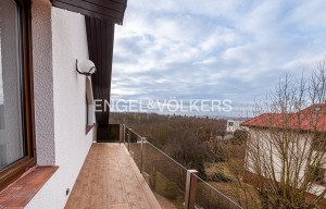 Apartment for rent, 5 bedrooms +, 293m<sup>2</sup>