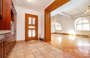 Apartment for rent, 4+1 - 3 bedrooms, 164m<sup>2</sup>