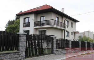 Family house for rent, 273m<sup>2</sup>, 824m<sup>2</sup> of land