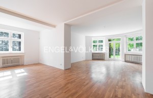 Apartment for rent, 5+kk - 4 bedrooms, 255m<sup>2</sup>