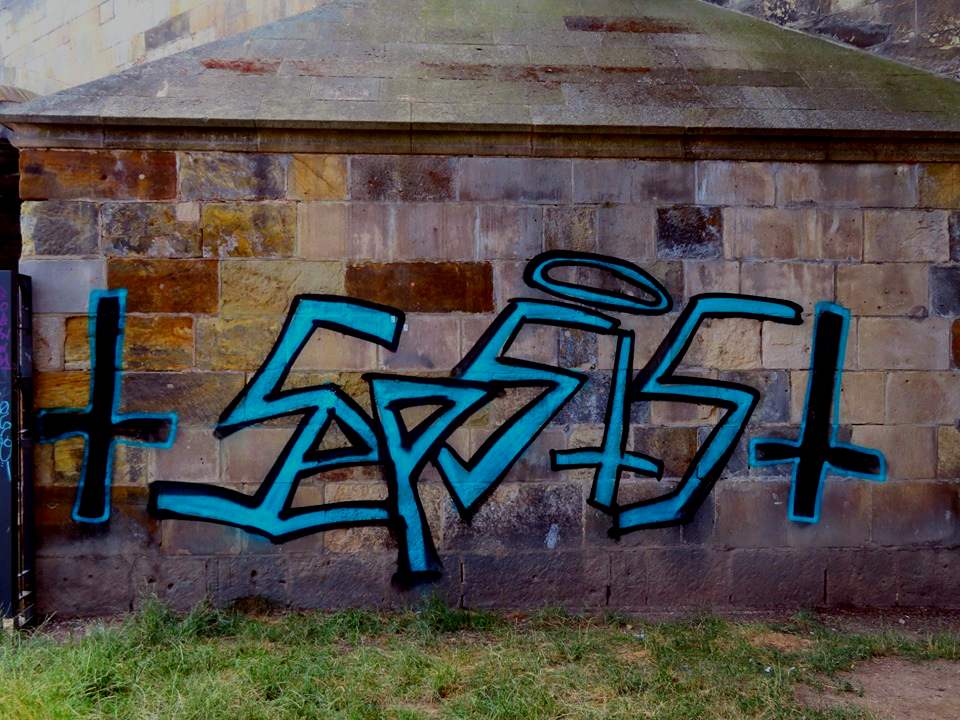 bridge graffiti 02