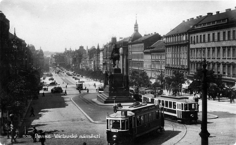 trams wenceslas square
