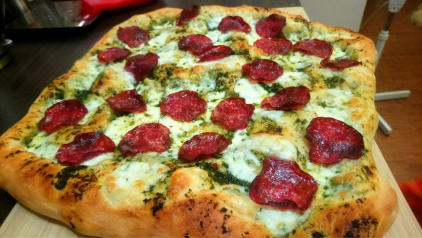 Homemade pesto pizza / photo by LasSaboritas