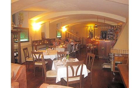 https://www.expats.cz/resources/restaurant-emy-destinove03.jpg