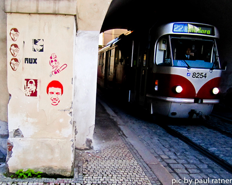 https://www.expats.cz/resources/street-art-II-stencils1.jpg